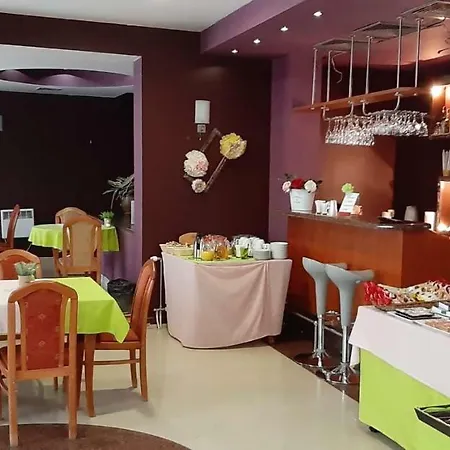 Hotel Latinka 3*
