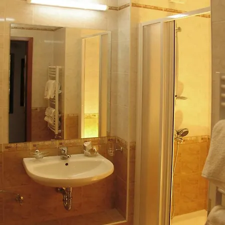 Hotel Latinka 3*